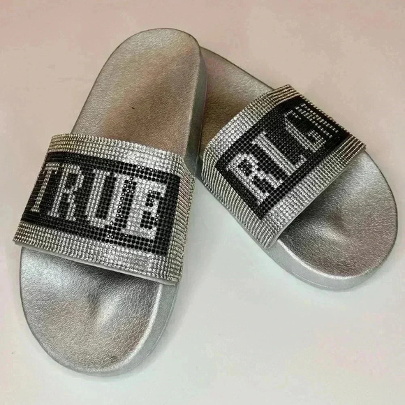 True Religion Women’s Jasmine Crystal Rhinestone Metallic  Silver Slides Size 7 - Picture 1 of 6